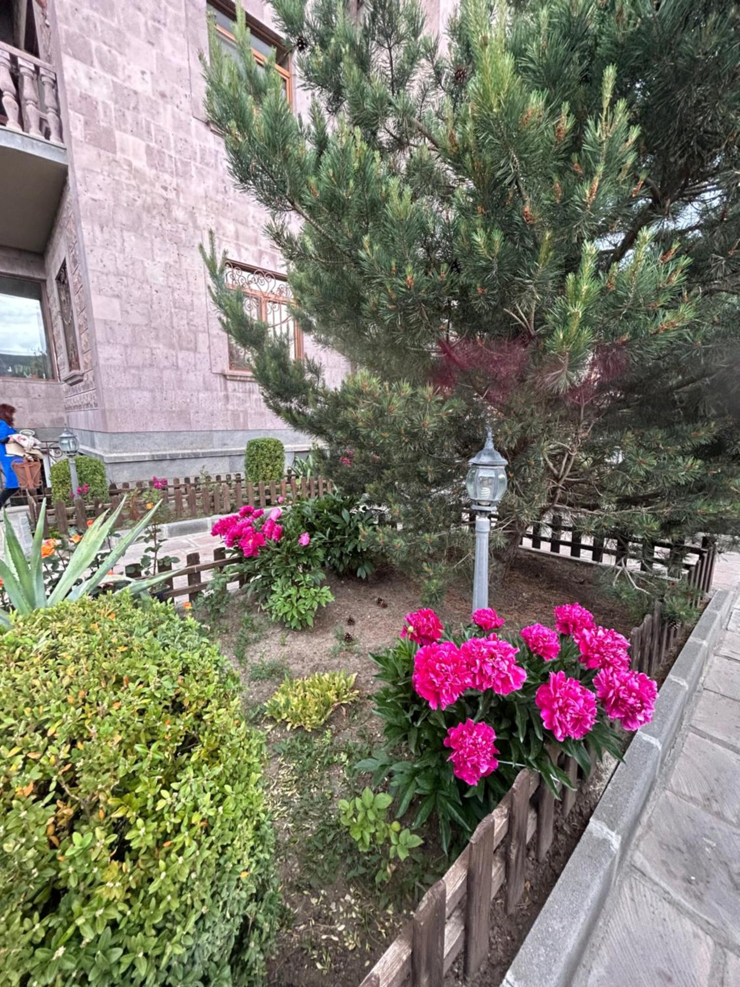In Gyumri Hotel Exterior foto